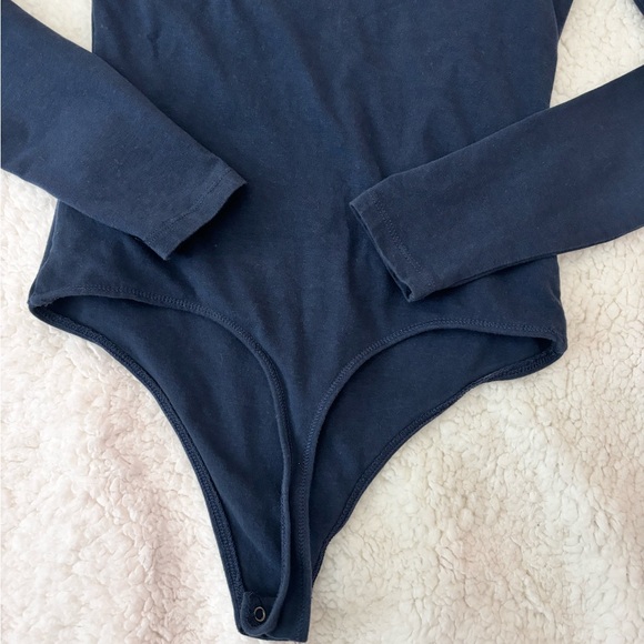 Abercrombie & Fitch Long Sleeve Seamless Crew Bodysuit - Picture 8 of 12